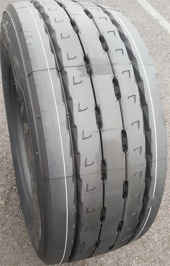 215/75R17.5 136/134J MICHELIN X MULTI XL