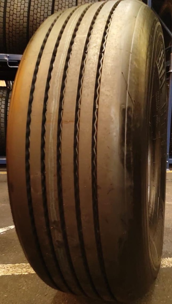 385/55R22.5 KA PINNOITETTU P16 SIS. 1 MICHELIN RUNKO TRAILER